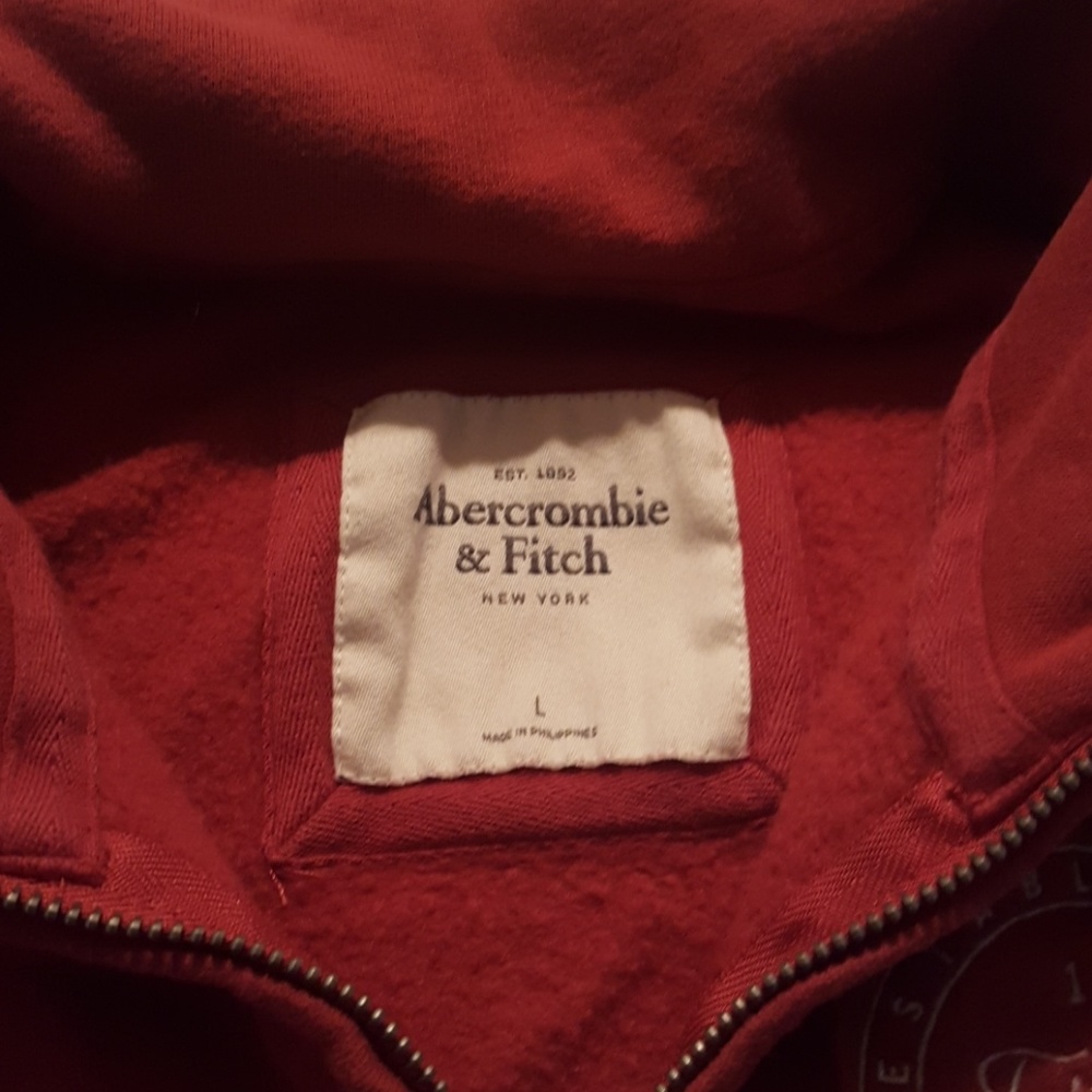 Red a&f sweater large